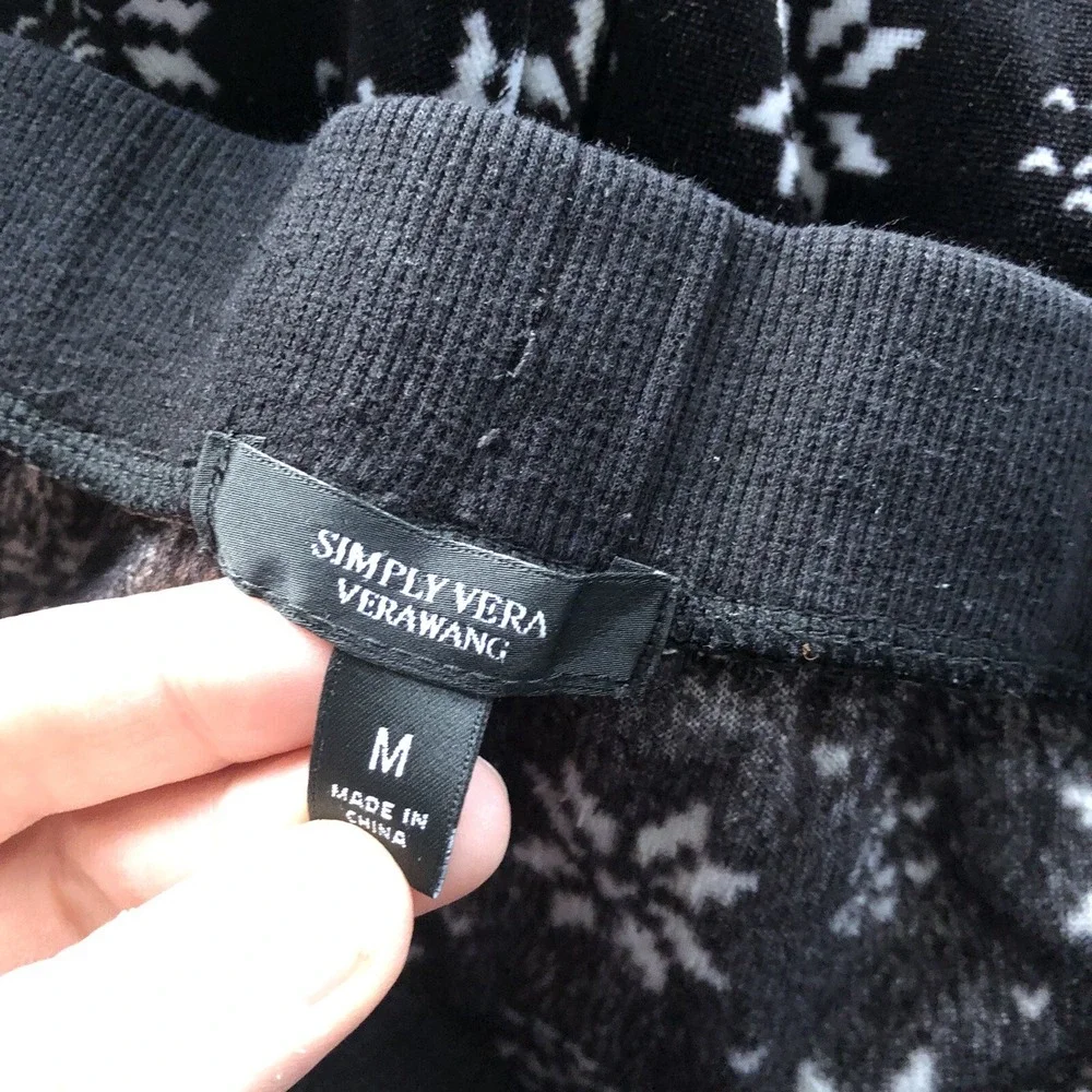 Simply Vera Vera Wang Black Snowflake Pajama Pants Sz M A2504